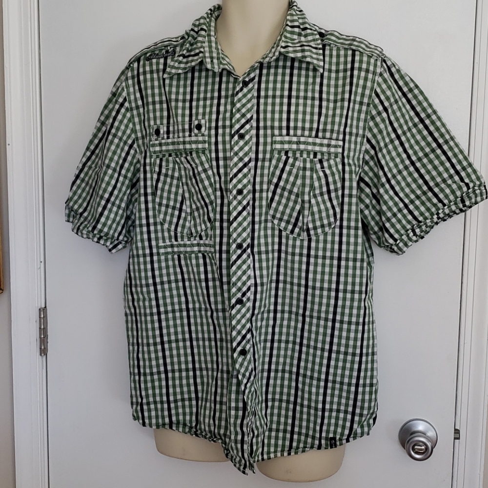 Akademiks Stack em & Pack em Shirt Size L